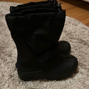 Columbia Insulated Snow Boots Kids size 4